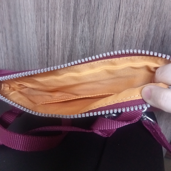 Baggallini, Crossbody Purse with Wrist Strap - Picture 3 of 5